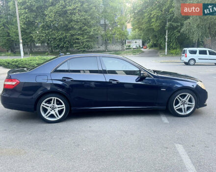Синий Мерседес Е-Класс, объемом двигателя 1.8 л и пробегом 367 тыс. км за 8800 $, фото 19 на Automoto.ua
