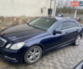 Синий Мерседес Е-Класс, объемом двигателя 2.2 л и пробегом 332 тыс. км за 11500 $, фото 1 на Automoto.ua