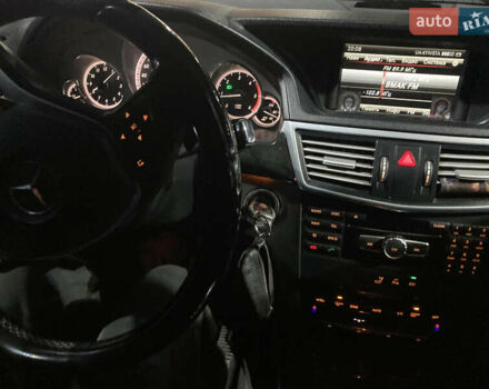 Синий Мерседес Е-Класс, объемом двигателя 2.2 л и пробегом 332 тыс. км за 11500 $, фото 8 на Automoto.ua