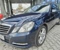Синий Мерседес Е-Класс, объемом двигателя 2.1 л и пробегом 455 тыс. км за 10999 $, фото 2 на Automoto.ua
