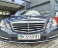 Синий Мерседес Е-Класс, объемом двигателя 2.1 л и пробегом 455 тыс. км за 10999 $, фото 1 на Automoto.ua