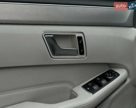 Синий Мерседес Е-Класс, объемом двигателя 2.2 л и пробегом 213 тыс. км за 15990 $, фото 27 на Automoto.ua