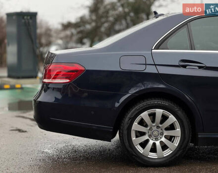 Синий Мерседес Е-Класс, объемом двигателя 2.14 л и пробегом 217 тыс. км за 16000 $, фото 37 на Automoto.ua