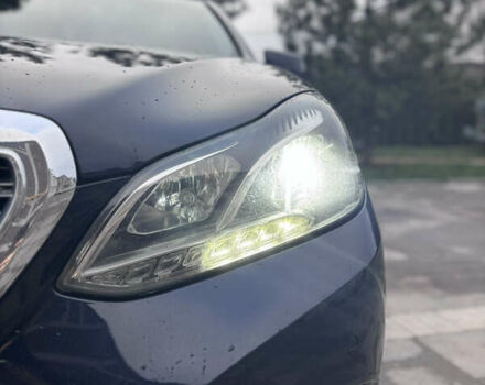 Синий Мерседес Е-Класс, объемом двигателя 2.14 л и пробегом 217 тыс. км за 16000 $, фото 18 на Automoto.ua