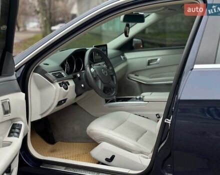 Синий Мерседес Е-Класс, объемом двигателя 2.2 л и пробегом 213 тыс. км за 15990 $, фото 22 на Automoto.ua