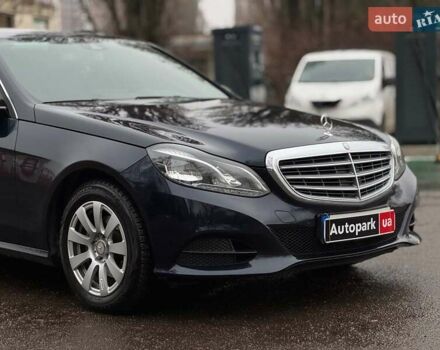 Синий Мерседес Е-Класс, объемом двигателя 2.2 л и пробегом 213 тыс. км за 15990 $, фото 20 на Automoto.ua