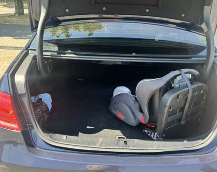 Синий Мерседес Е-Класс, объемом двигателя 2.1 л и пробегом 180 тыс. км за 15700 $, фото 6 на Automoto.ua