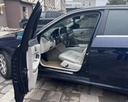 Синий Мерседес Е-Класс, объемом двигателя 2.14 л и пробегом 217 тыс. км за 16000 $, фото 12 на Automoto.ua