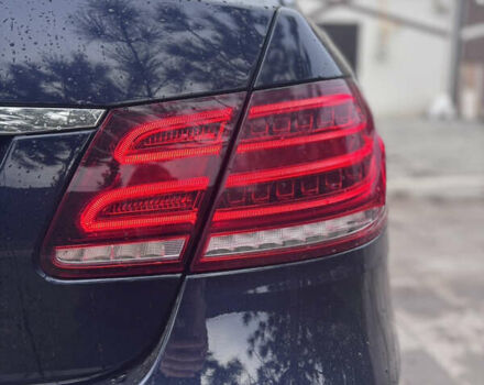 Синий Мерседес Е-Класс, объемом двигателя 2.14 л и пробегом 217 тыс. км за 16000 $, фото 16 на Automoto.ua