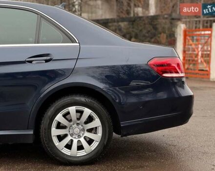 Синий Мерседес Е-Класс, объемом двигателя 2.2 л и пробегом 213 тыс. км за 15990 $, фото 8 на Automoto.ua