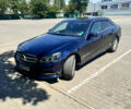Синий Мерседес Е-Класс, объемом двигателя 2.1 л и пробегом 180 тыс. км за 15700 $, фото 1 на Automoto.ua