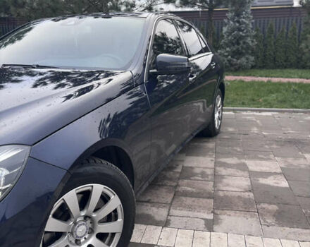 Синий Мерседес Е-Класс, объемом двигателя 2.14 л и пробегом 217 тыс. км за 16000 $, фото 20 на Automoto.ua