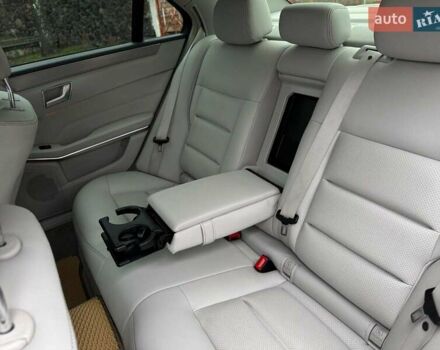 Синий Мерседес Е-Класс, объемом двигателя 2.2 л и пробегом 213 тыс. км за 15990 $, фото 52 на Automoto.ua