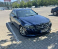 Синий Мерседес Е-Класс, объемом двигателя 2.1 л и пробегом 180 тыс. км за 15700 $, фото 1 на Automoto.ua