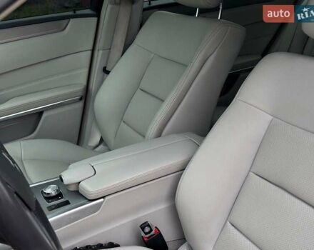 Синий Мерседес Е-Класс, объемом двигателя 2.2 л и пробегом 213 тыс. км за 15990 $, фото 32 на Automoto.ua