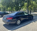 Синий Мерседес Е-Класс, объемом двигателя 2.1 л и пробегом 180 тыс. км за 15700 $, фото 3 на Automoto.ua