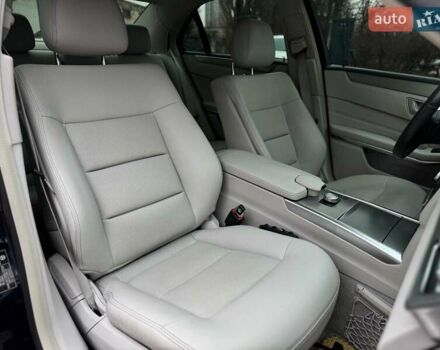 Синий Мерседес Е-Класс, объемом двигателя 2.2 л и пробегом 213 тыс. км за 15990 $, фото 64 на Automoto.ua