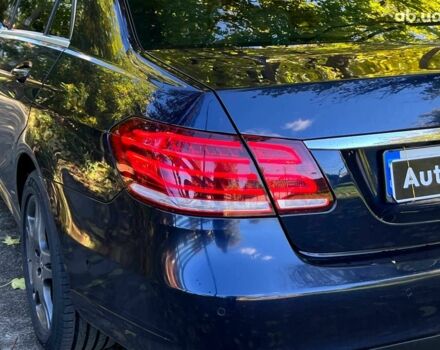 Синий Мерседес Е-Класс, объемом двигателя 2.2 л и пробегом 213 тыс. км за 19390 $, фото 7 на Automoto.ua