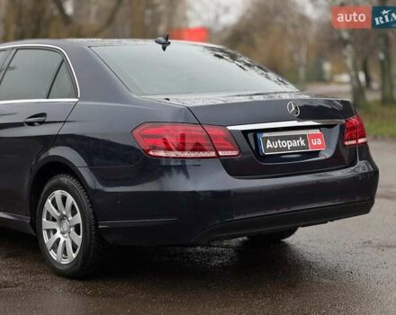 Синий Мерседес Е-Класс, объемом двигателя 2.2 л и пробегом 213 тыс. км за 15990 $, фото 11 на Automoto.ua