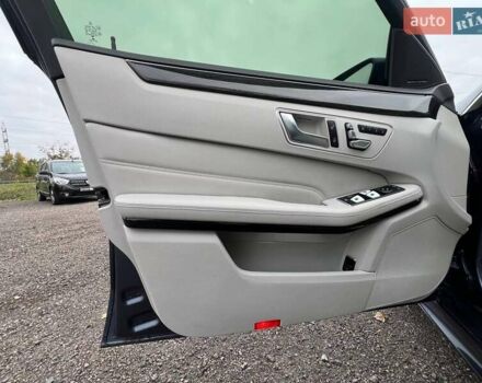 Синий Мерседес Е-Класс, объемом двигателя 3.5 л и пробегом 205 тыс. км за 15500 $, фото 21 на Automoto.ua