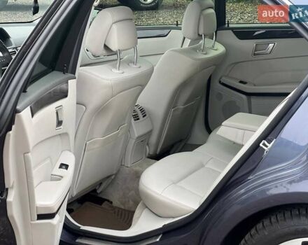 Синий Мерседес Е-Класс, объемом двигателя 3.5 л и пробегом 205 тыс. км за 15500 $, фото 8 на Automoto.ua