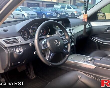 Синий Мерседес Е-Класс, объемом двигателя 2 л и пробегом 265 тыс. км за 15500 $, фото 9 на Automoto.ua