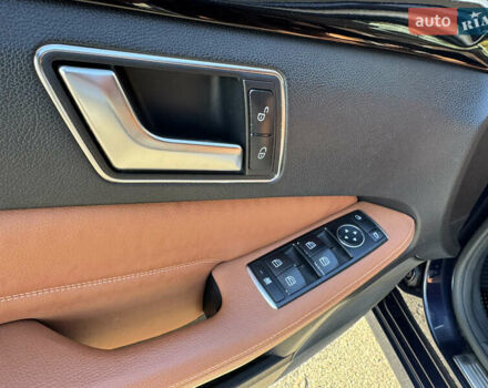 Синий Мерседес Е-Класс, объемом двигателя 2.14 л и пробегом 360 тыс. км за 15999 $, фото 23 на Automoto.ua