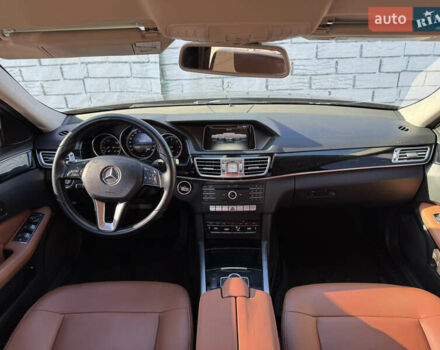 Синий Мерседес Е-Класс, объемом двигателя 2.14 л и пробегом 360 тыс. км за 16000 $, фото 17 на Automoto.ua