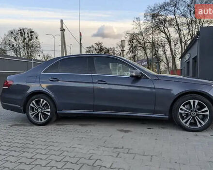 Синій Мерседес Е-Клас, об'ємом двигуна 3 л та пробігом 328 тис. км за 16900 $, фото 3 на Automoto.ua