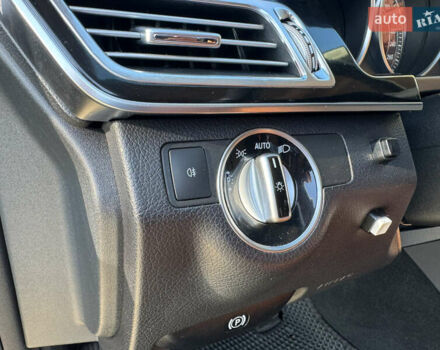 Синий Мерседес Е-Класс, объемом двигателя 2.14 л и пробегом 360 тыс. км за 15999 $, фото 25 на Automoto.ua