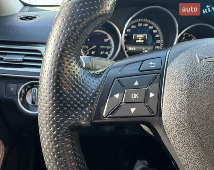 Синий Мерседес Е-Класс, объемом двигателя 2.14 л и пробегом 360 тыс. км за 15999 $, фото 30 на Automoto.ua