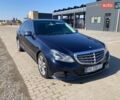 Синий Мерседес Е-Класс, объемом двигателя 2.14 л и пробегом 420 тыс. км за 14800 $, фото 2 на Automoto.ua