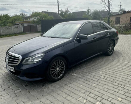 Синий Мерседес Е-Класс, объемом двигателя 2.14 л и пробегом 250 тыс. км за 16200 $, фото 3 на Automoto.ua
