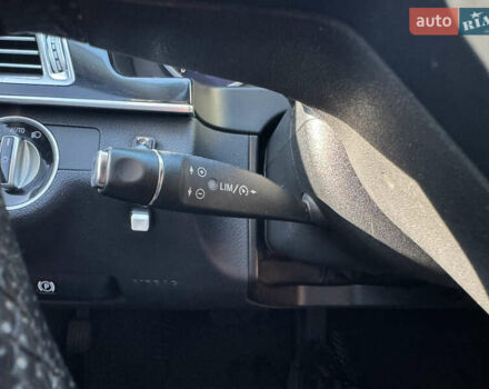 Синий Мерседес Е-Класс, объемом двигателя 2.14 л и пробегом 360 тыс. км за 15999 $, фото 31 на Automoto.ua