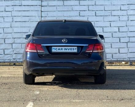 Синий Мерседес Е-Класс, объемом двигателя 2.2 л и пробегом 360 тыс. км за 15999 $, фото 4 на Automoto.ua