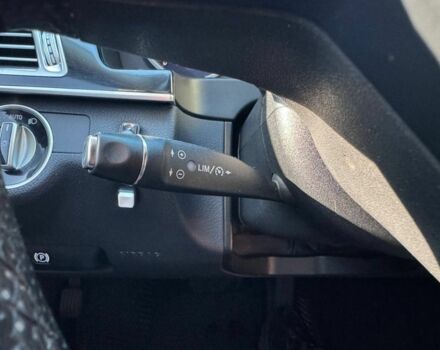 Синий Мерседес Е-Класс, объемом двигателя 2.2 л и пробегом 360 тыс. км за 15999 $, фото 20 на Automoto.ua