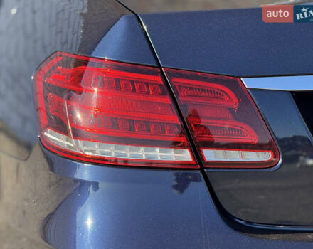 Синий Мерседес Е-Класс, объемом двигателя 2.14 л и пробегом 360 тыс. км за 15999 $, фото 12 на Automoto.ua
