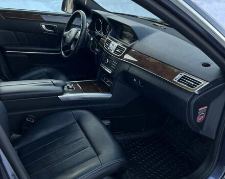 Синий Мерседес Е-Класс, объемом двигателя 3 л и пробегом 330 тыс. км за 17500 $, фото 25 на Automoto.ua