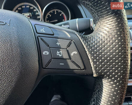 Синій Мерседес Е-Клас, об'ємом двигуна 2.14 л та пробігом 360 тис. км за 16000 $, фото 29 на Automoto.ua