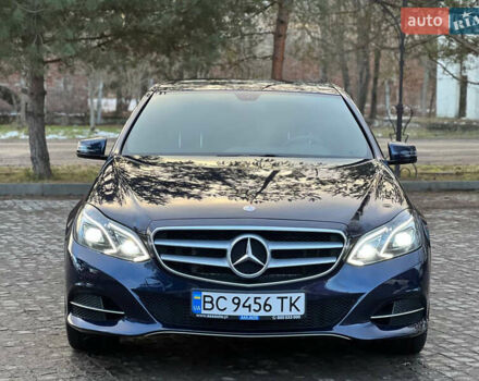Синий Мерседес Е-Класс, объемом двигателя 2.2 л и пробегом 298 тыс. км за 18800 $, фото 2 на Automoto.ua