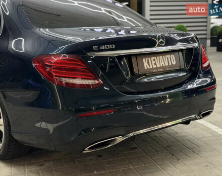 Синий Мерседес Е-Класс, объемом двигателя 2 л и пробегом 103 тыс. км за 27900 $, фото 11 на Automoto.ua