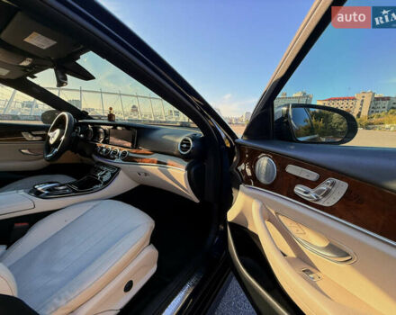 Синий Мерседес Е-Класс, объемом двигателя 2 л и пробегом 156 тыс. км за 24990 $, фото 7 на Automoto.ua