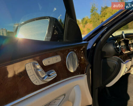 Синий Мерседес Е-Класс, объемом двигателя 2 л и пробегом 156 тыс. км за 24990 $, фото 11 на Automoto.ua