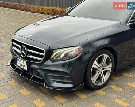 Синій Мерседес Е-Клас, об'ємом двигуна 1.99 л та пробігом 100 тис. км за 22999 $, фото 2 на Automoto.ua