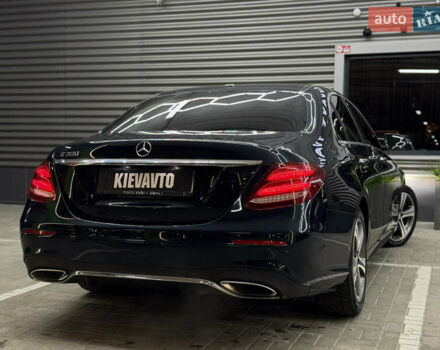 Синий Мерседес Е-Класс, объемом двигателя 2 л и пробегом 103 тыс. км за 27900 $, фото 5 на Automoto.ua