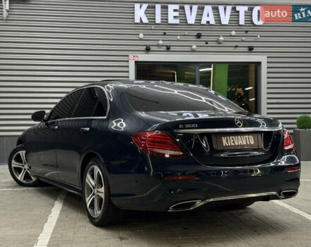 Синий Мерседес Е-Класс, объемом двигателя 2 л и пробегом 103 тыс. км за 27900 $, фото 9 на Automoto.ua