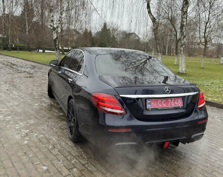 Синій Мерседес Е-Клас, об'ємом двигуна 1.99 л та пробігом 71 тис. км за 31000 $, фото 4 на Automoto.ua