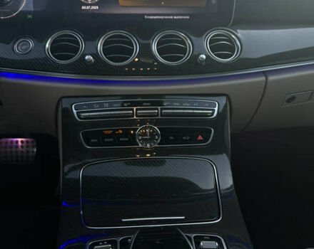 Синий Мерседес Е-Класс, объемом двигателя 1.99 л и пробегом 62 тыс. км за 30500 $, фото 10 на Automoto.ua