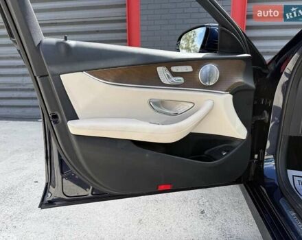 Синий Мерседес Е-Класс, объемом двигателя 1.99 л и пробегом 64 тыс. км за 8600 $, фото 9 на Automoto.ua