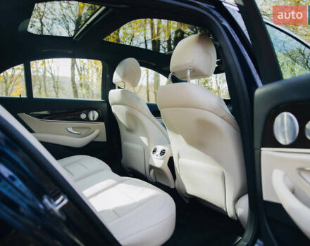 Синий Мерседес Е-Класс, объемом двигателя 3 л и пробегом 38 тыс. км за 49999 $, фото 51 на Automoto.ua